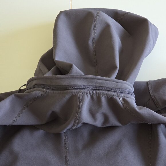 Lululemon Softshell Jacket Womens S/M Gray Zip LS Silverscent Hood Fleece Inside - Picture 12 of 16